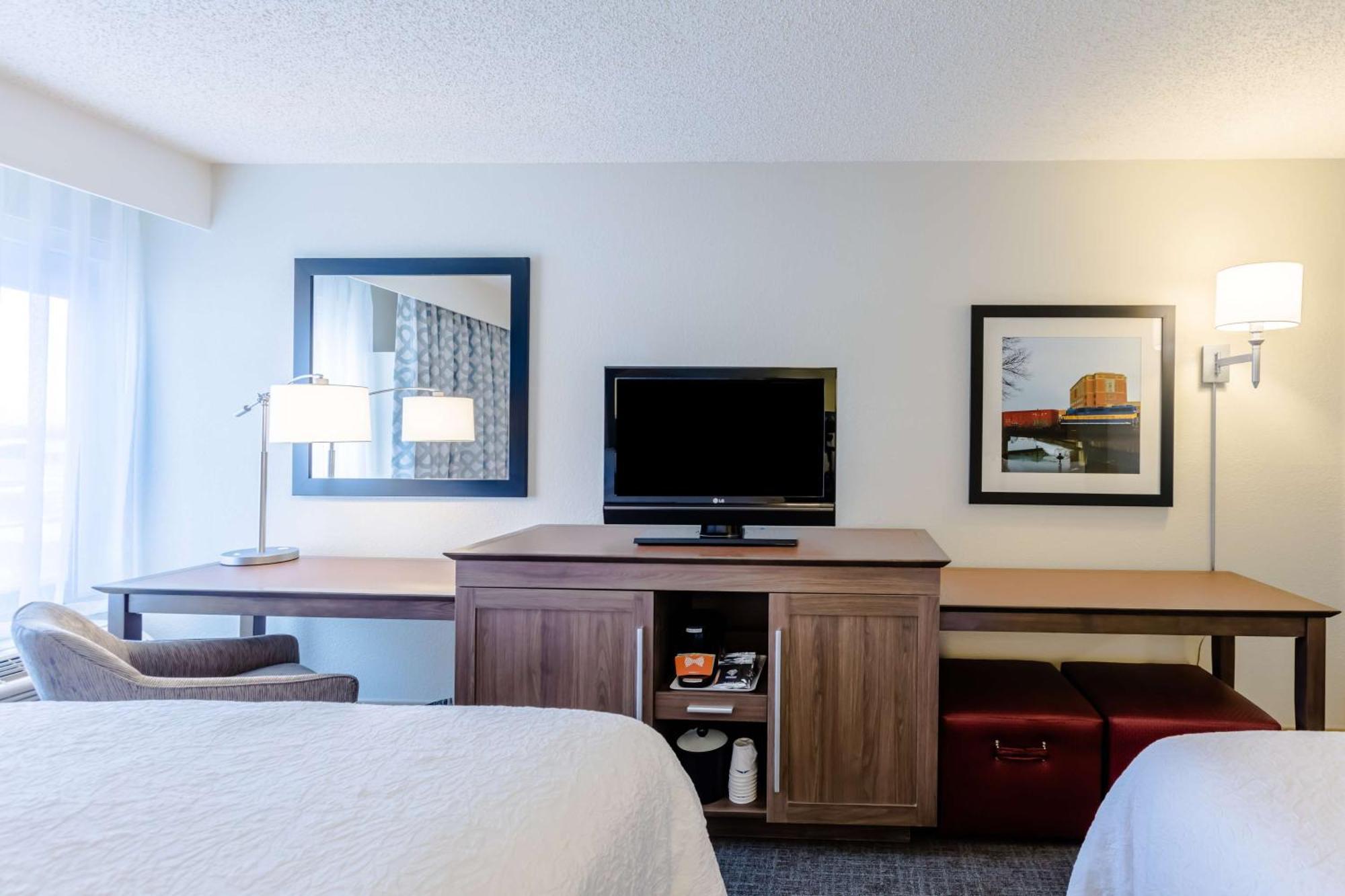 Hampton Inn Rochester Exterior photo