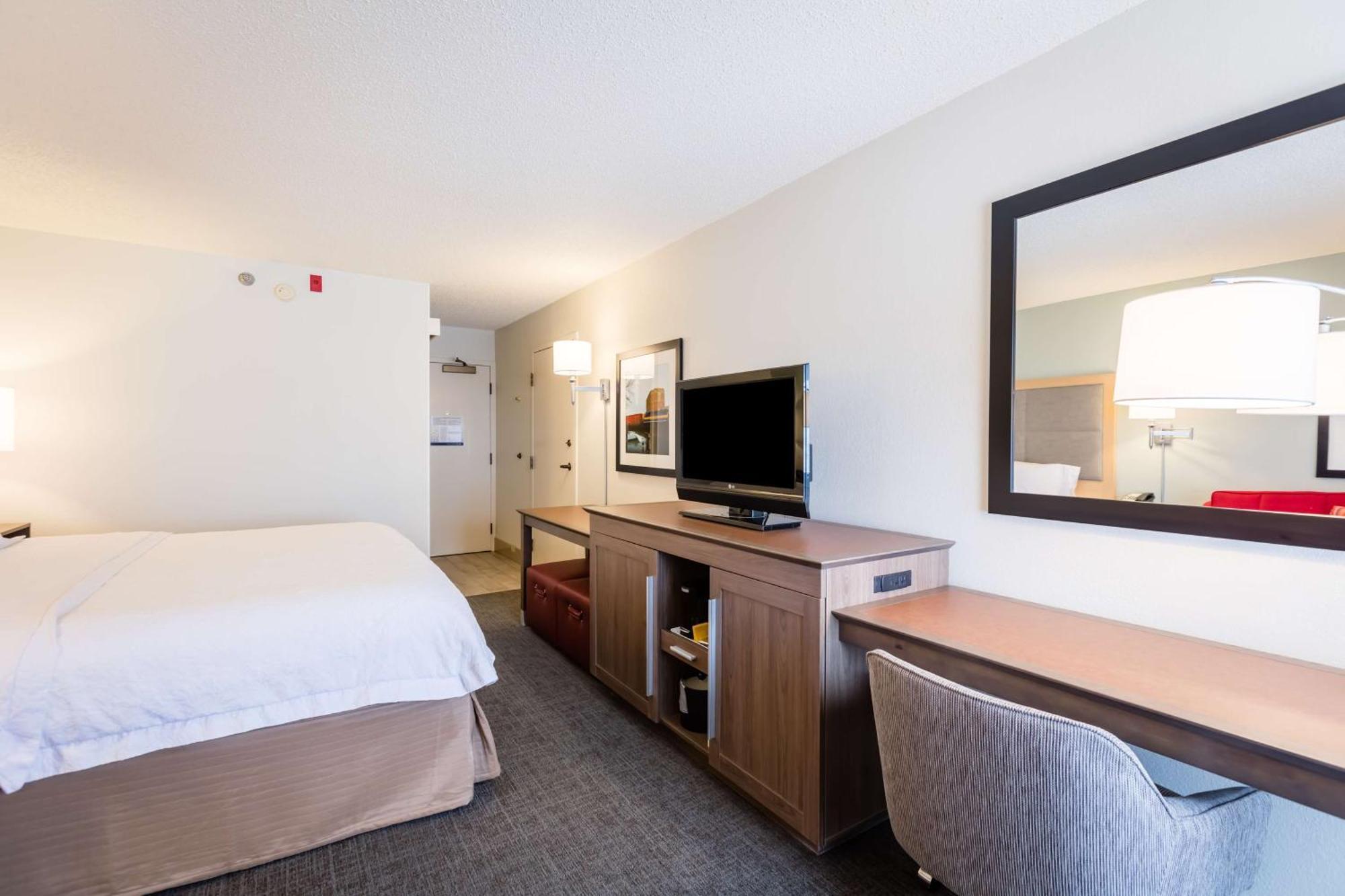 Hampton Inn Rochester Exterior photo