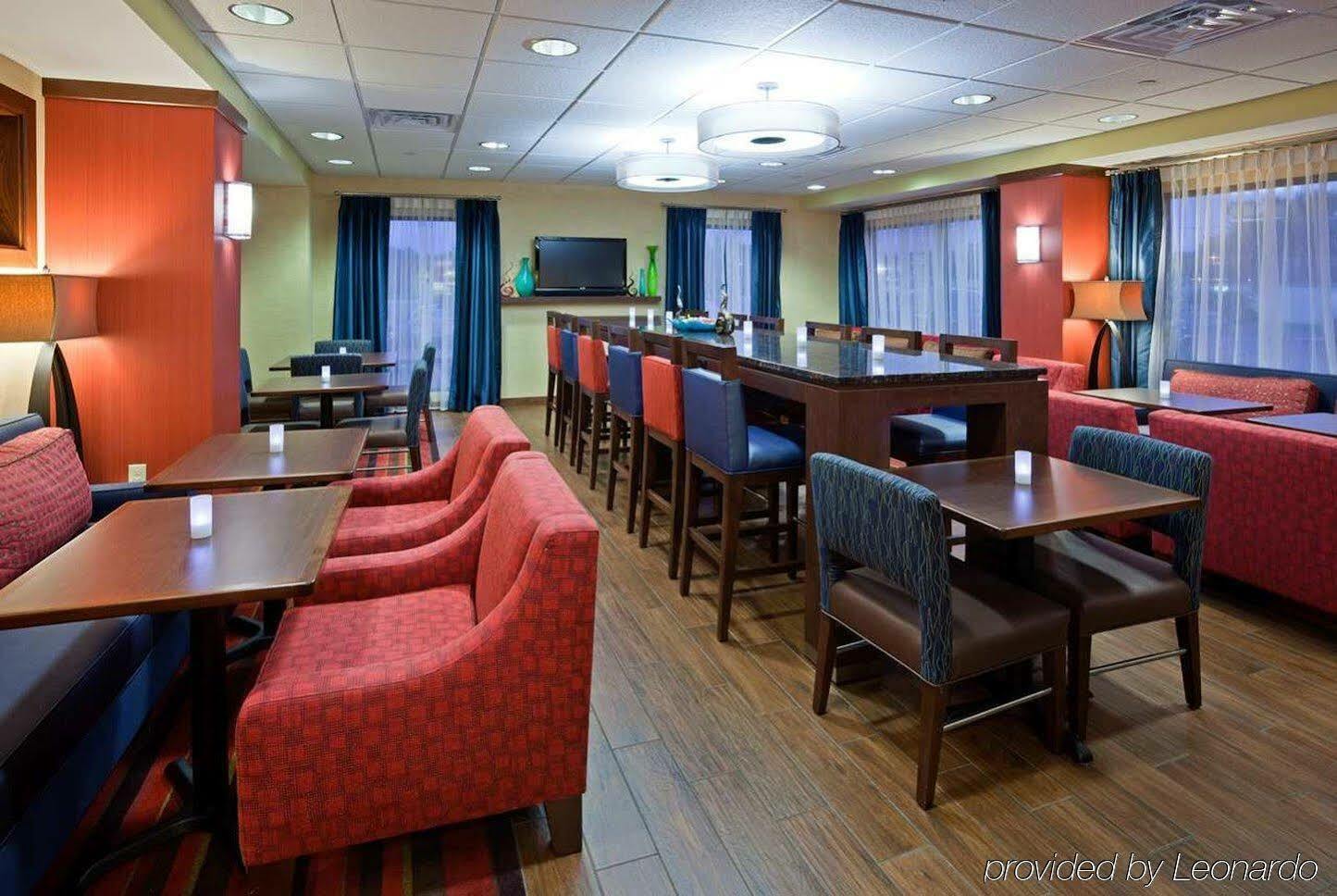 Hampton Inn Rochester Exterior photo